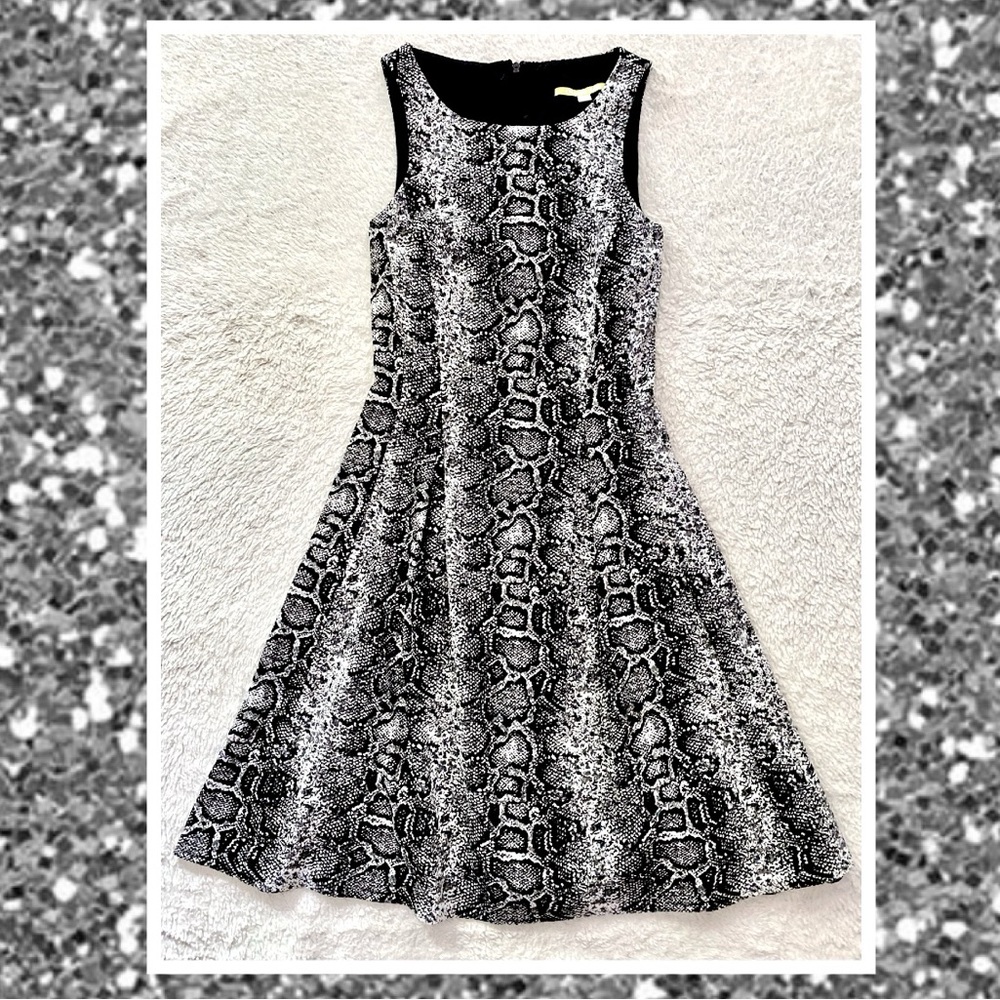 Gianni Bini sleeveless snake print mini
